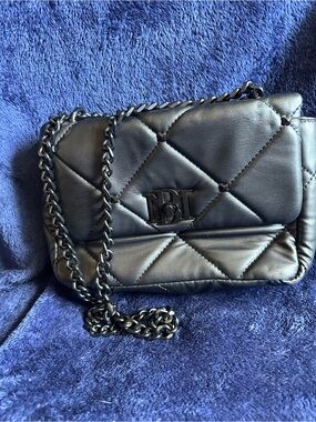 Badgley Mischka Quilted Chain Shoulder Bag in Black